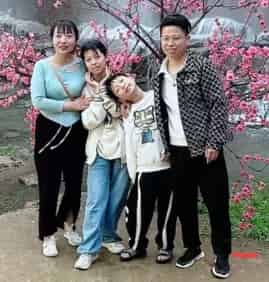 Avatar of Xuan Mao who loves to be funny