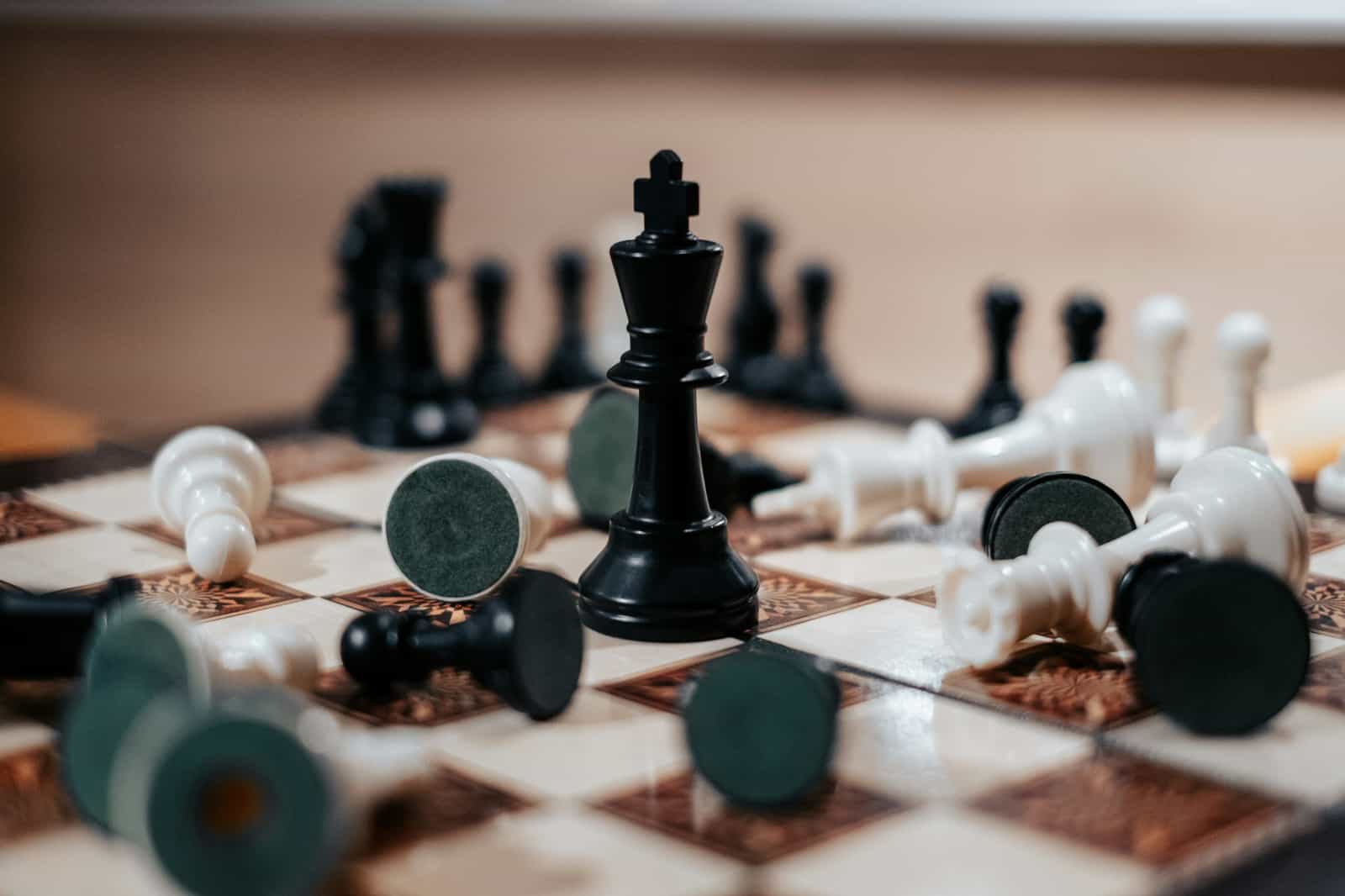circle cover for ChessMaster- For everyone passionate about chess—from professional tournaments and jaw-dropping plays to deep game analysis, training tips, chess culture, and even meme-worthy moments. Whether you’re a seasoned player or obsessed fan, this is your hub for everything on, off, and around the board.