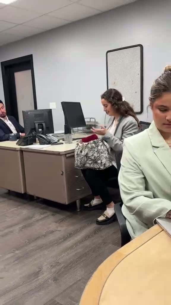 Cover for Single mother gets blessing of a lifetime ❤️ p..._26046
