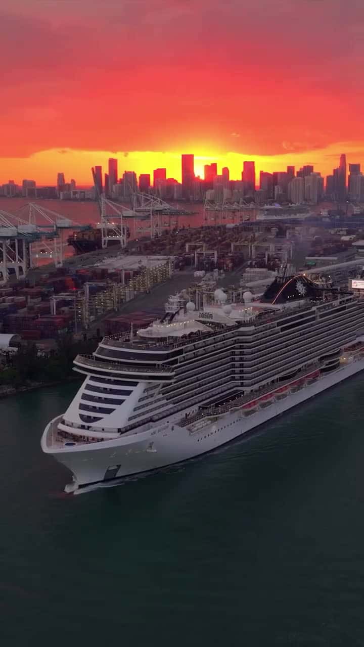 Cover for Miami sunsets are something else! 😍