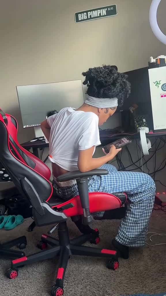 Cover for Boyfriend Plays Prank On Girlfriend!