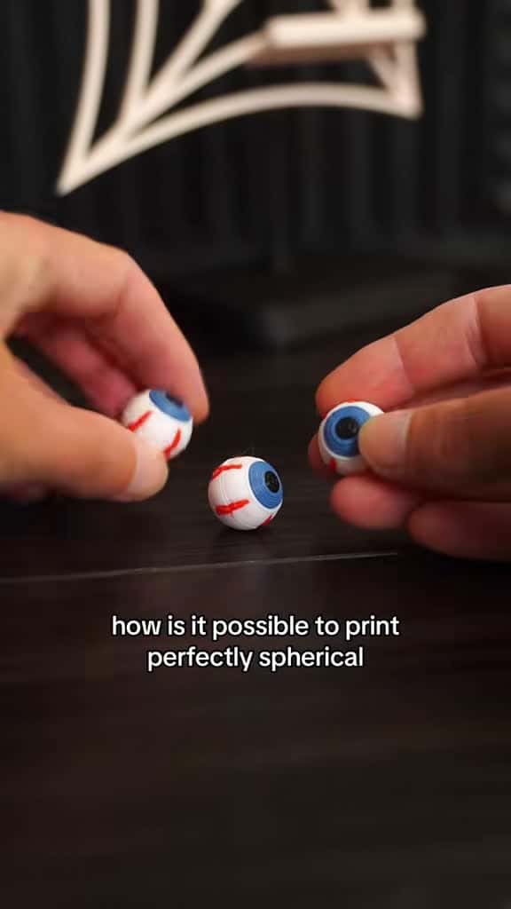 Cover for Struggling to 3D print perfect spheres? Watch this! #3DPrinting #MakerTips 🎱