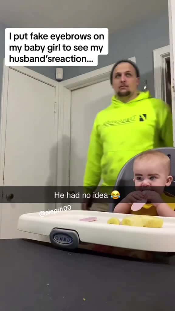 Cover for When he turned around ai couldn t help it Love cute funny family funnyvideos mom cutebaby 54542 #america