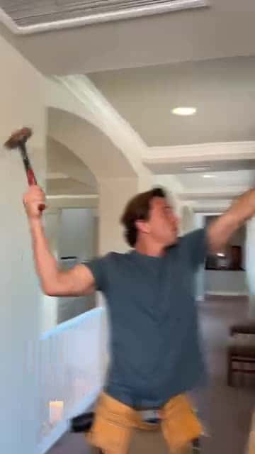 Cover for How dads should fix holes on the walls😂😂😂😂😂😂😂