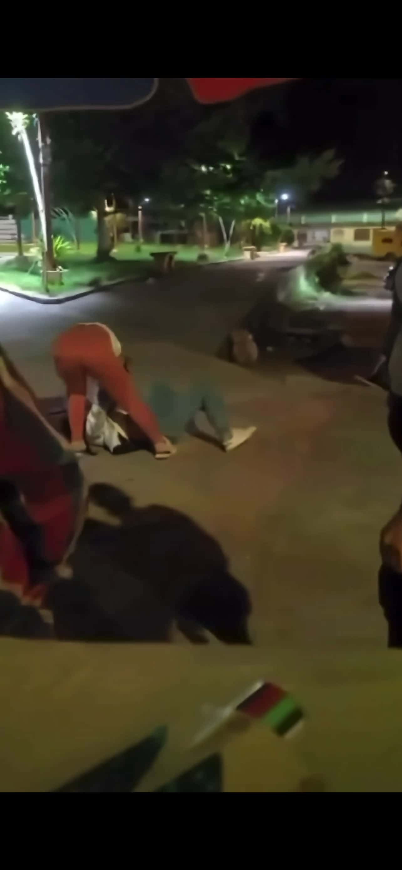 Cover for Woman gets beat to death over food🤯 follow for more #Caughtoncamera #Fyp #Viral #Foryou #Fightcam #Girls #Food #Scoopz #Lifedrama