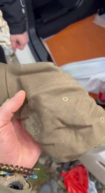 Cover for Ukrainian soldier reveals captured Russian FSB Alpha Yekaterinburg cap 🇺🇦 #Ukraine #FSB #AlphaGroup
