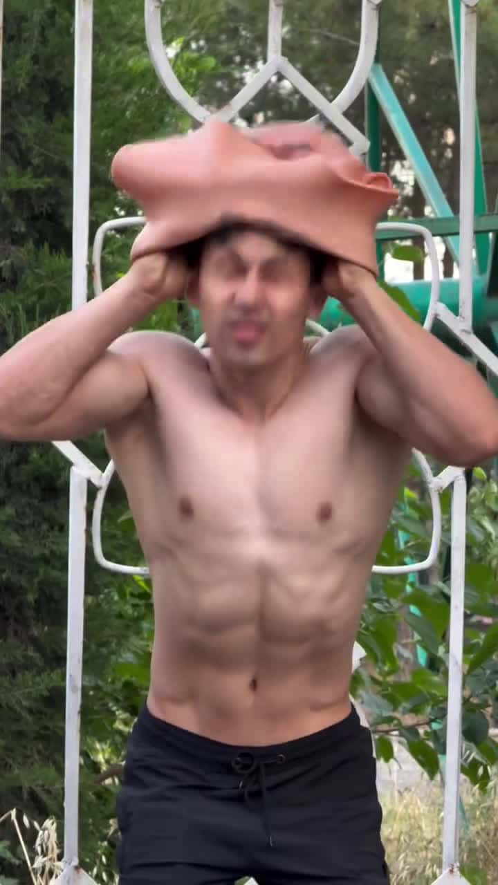 Cover for Old StoneBek Calisthenics prank 👀🤯