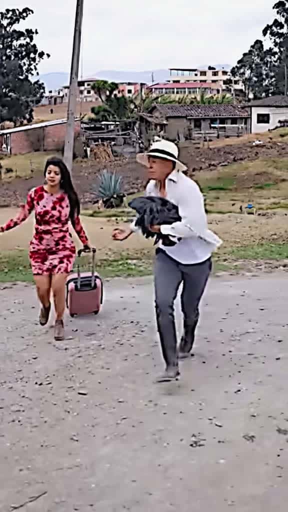 Cover for Abandona a su hijo para irse con un falso millonario parte 1 drama lewis viral 37102 #us