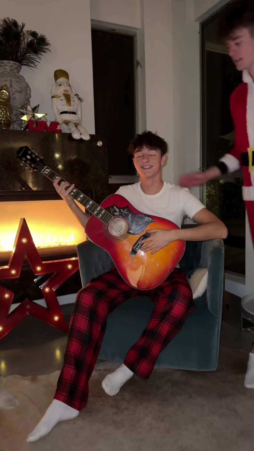 Cover for Merry cristmas 🎄