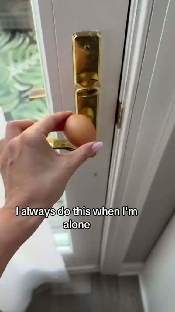 Cover for I always do this when I'm alone #safety #safetyfirst #safetytips #lifehack #lifehacks #tips #tip  created by KatSi_АdviceMom🫧 with Skittlegirl Sound’s Spooky, quiet, scary atmosphere piano songs