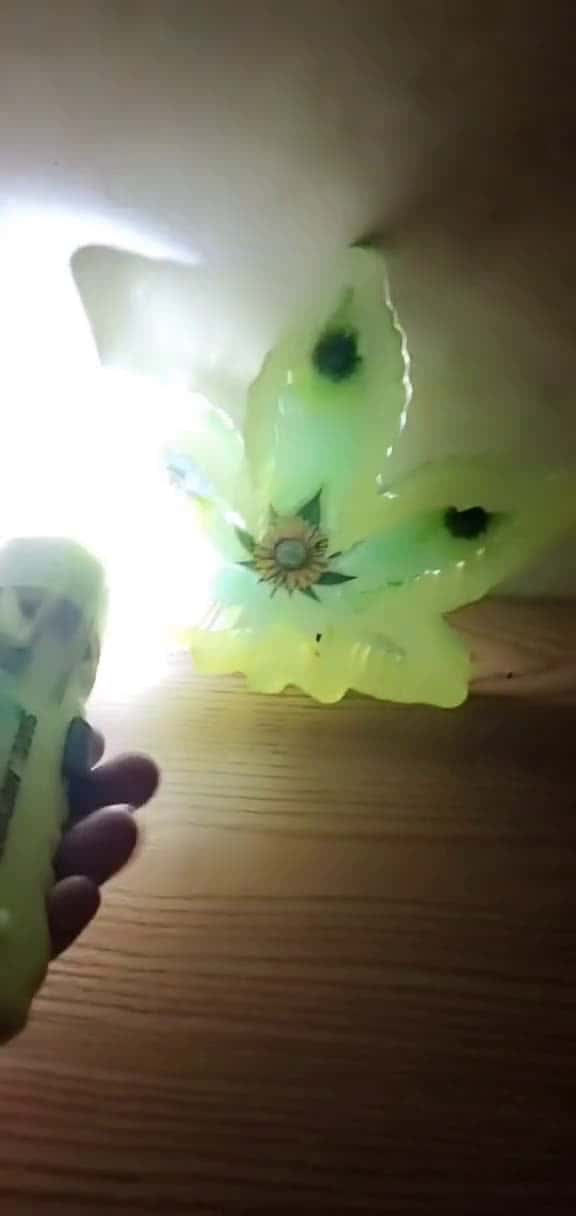 Cover for sunflower weed plant Ashley green and yellow. the sticker move but its still beautiful 58438 #ilovescoopz