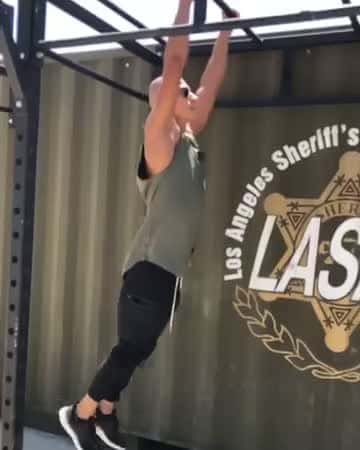 Cover for Calisthenics is a great way to build a functional Body to help you Survive the Zombie Apocalypse! #functionalfitness #calisthenics #functionaltraining