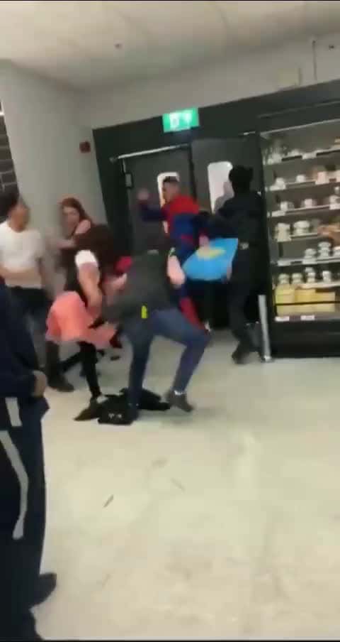 Cover for Nahhh what’s spiderman doing😭🦹‍♂️  #fight  #fyp  #viral #fightcam