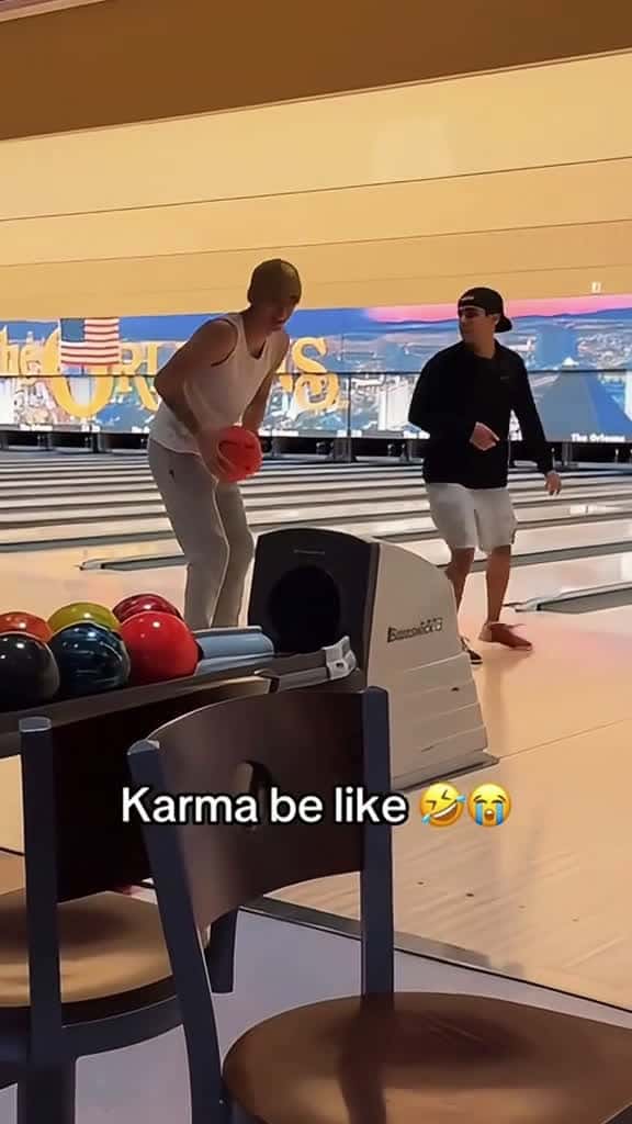 Cover for Funny bowling fail moments🤣🤣#funny #fyp #foryou #fails #funnyvideos #haha #game #bowling #funnyvideos #fun  #viral  #scoopz 