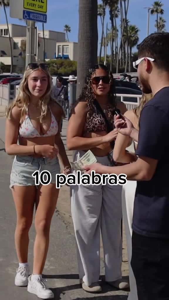 Cover for Ella si sabe de mexicanos fyp fyp fy parati viral vira si gringas playa beach explore 83711 #american