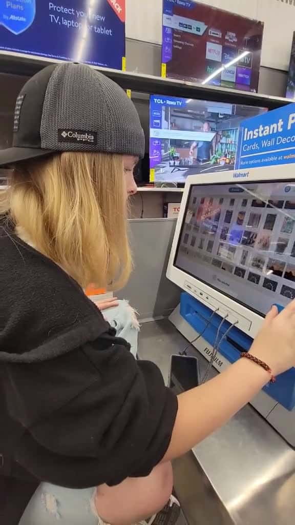 Cover for Discover Walmart's Instant Photo Printing Magic!