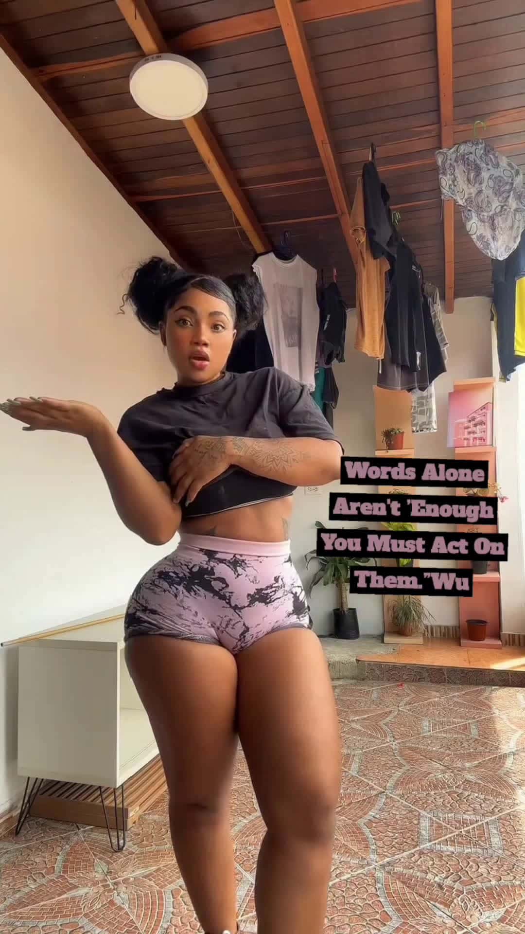 Cover for #howdoilook ,   #sexy #thick  #pretty 