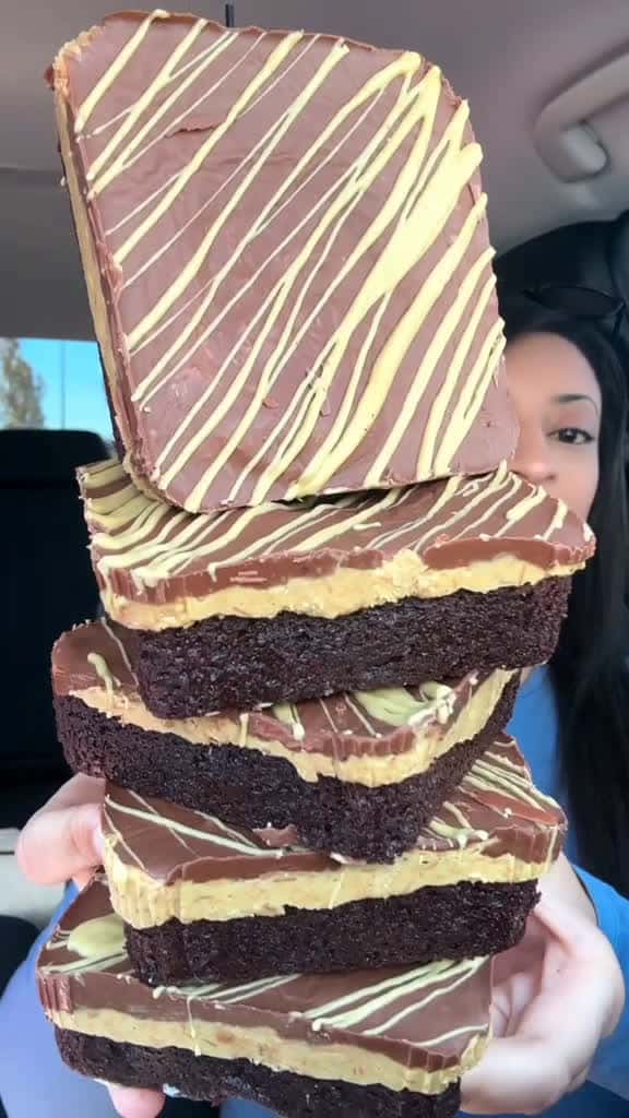 Cover for New crumbl dubai chocolate brownie + cookies of the week review 8/18 🍪 #crumbl #dubaichocolate #brownie #crumblreview #cookies  created by Sophie Saldana with Sophie Saldana’s original sound