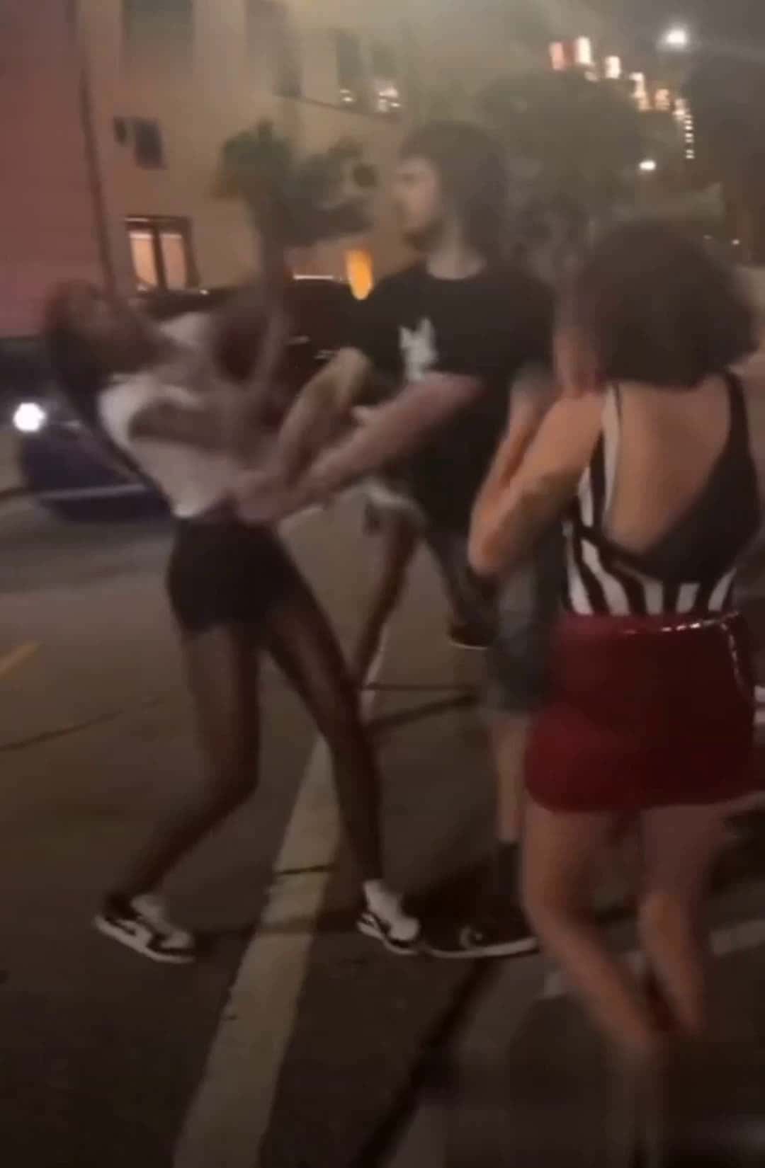 Cover for these girls dont mess around😂 #fight  #fightcam  #film  #fighting  #fightvideos 