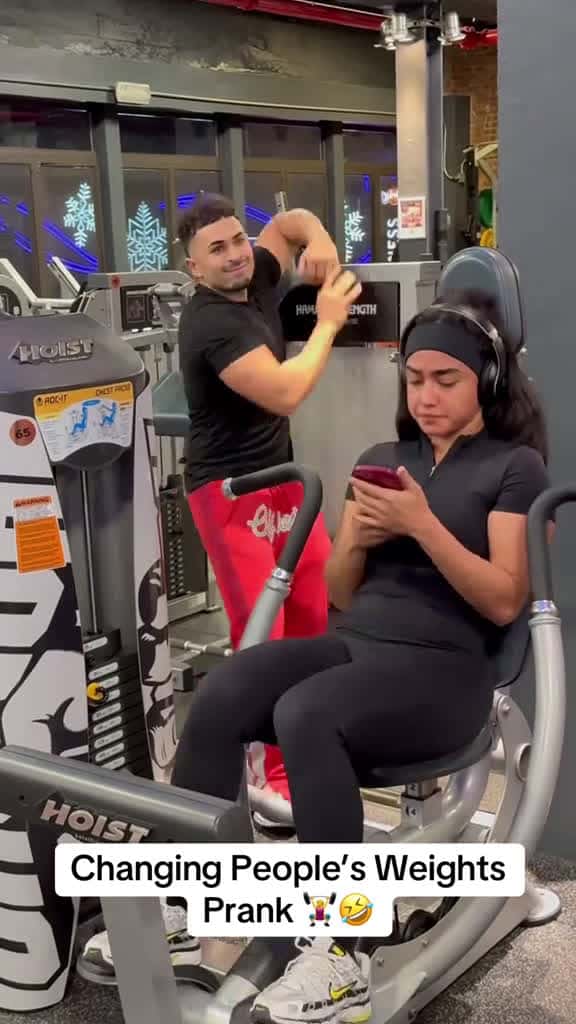 Cover for I Fixed The Machine fyp prank fyp foryoupage GymTok gymgirl lol 56270 #trendingscoopz