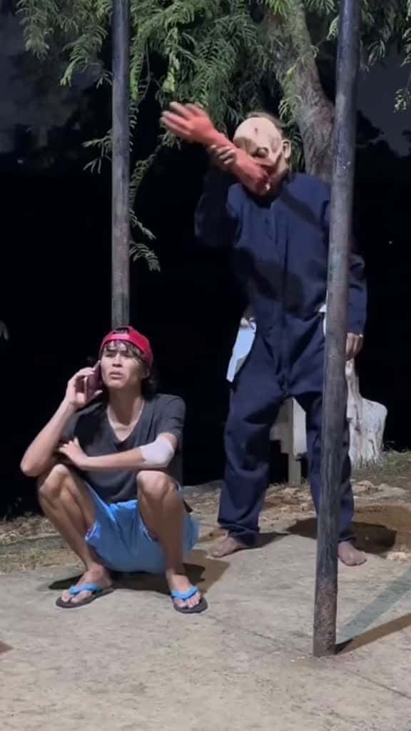 Cover for La invasion de los zombis humor shorts virals bromas viraltiktok parati funny mundo viralp 47550 #trending
