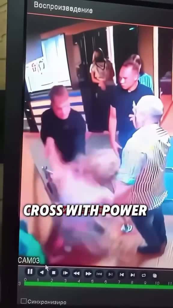 Cover for I don’t condone hitting women but the man was in full self defense mode, what would you guys do?  #boxing #mma #ufc #muaythai #kickboxing  created by Aunolugo with Aunolugo’s original sound