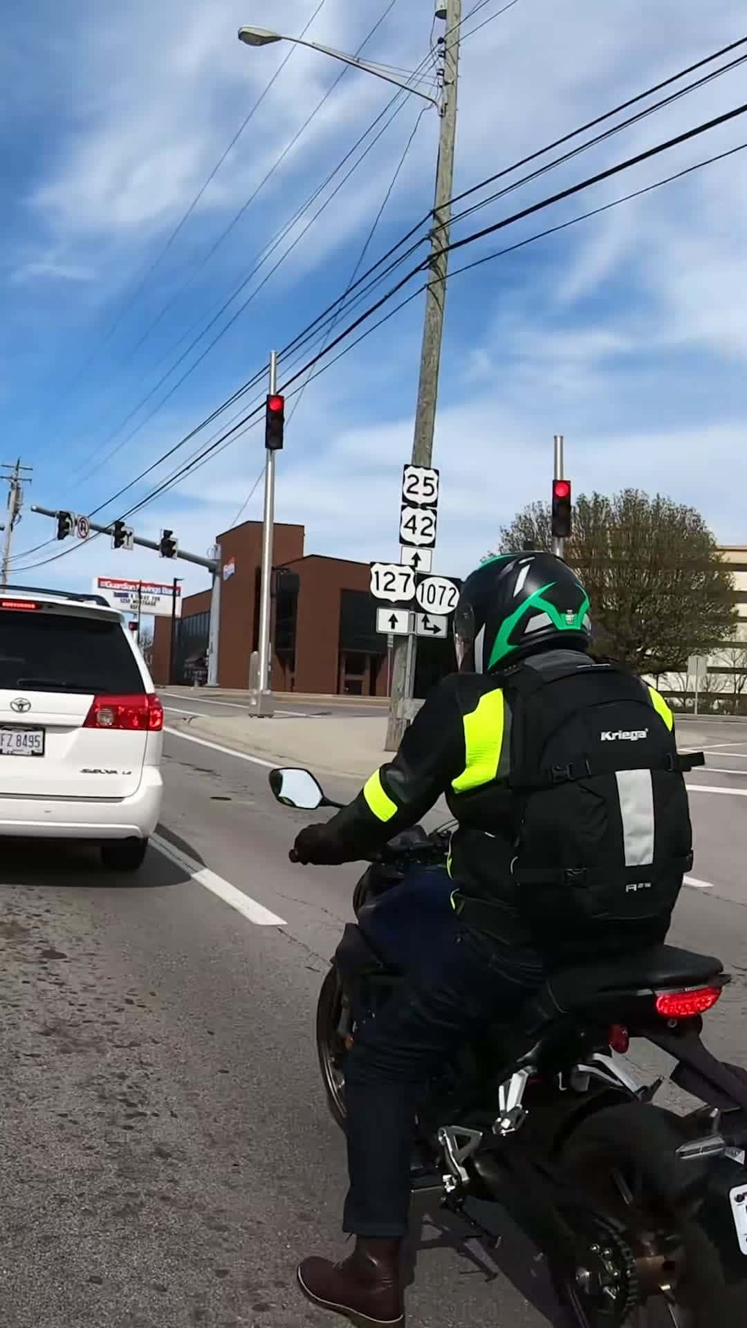 Cover for #FirstVideoChallenge Eating pizza while driving!？