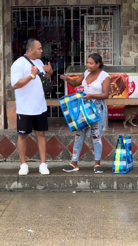 Cover for El video que te deja confundido virals miamibeach usa parati mundo usatiktok drama humor s 94495 #shortvideos