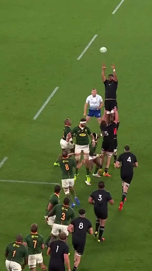 Cover for Craziest moments in rugby 
