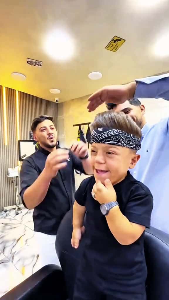 Cover for Best funny moments scare prank funnyprank viralvideo scareprank laugh smiling fyp comedyvi 32718 #shortvideos