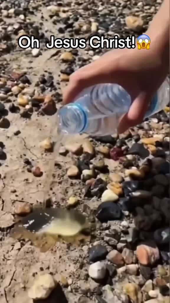 Cover for video Wow! So pretty!😍😍#crystal #crystals #crystalshop #crystalhealing #surprise #gemstone #foryou #crystaltok #crystalhunting #clearquartz #find  created by Lucky-crystal with Ocean Waves Radiance’s Ocean Sounds with Music