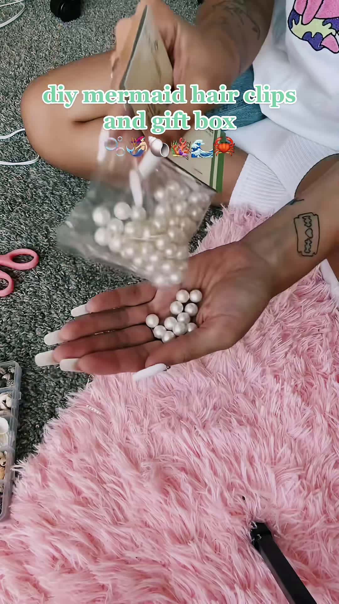 Cover for diy mermaid hair clips and gift box! such a cute idea for a friend or even for yourself🤩🫧🐚 🎥: @🏄🏼‍♀️Eva Miller🌊  #art #fyp #easyart #easyarttutorial #foryoupageofficial #foryoupage #diy #cute #cmafestshm #cuteinspo #diyproject #inspiration