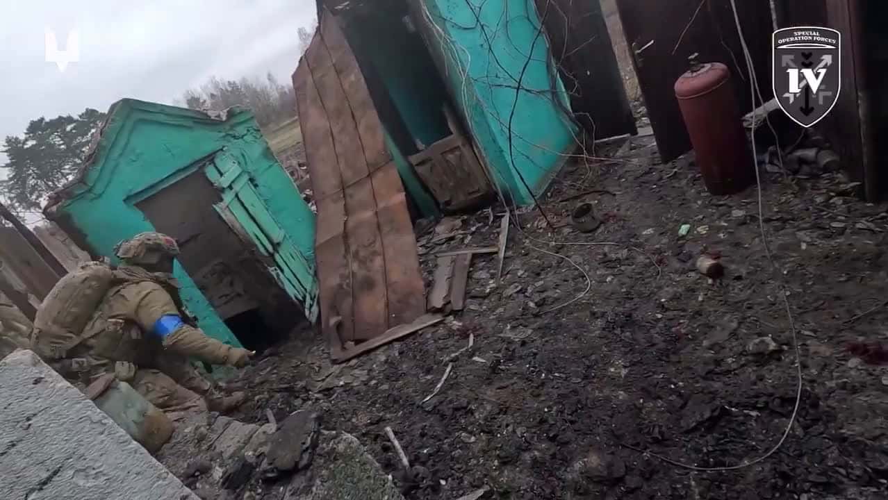 Cover for Ukrainian Special Forces stormed a settlement in Kursk, capturing a Russian soldier after intense combat 🇺🇦 #UkraineRussia #SpecialForces #BreakingNews