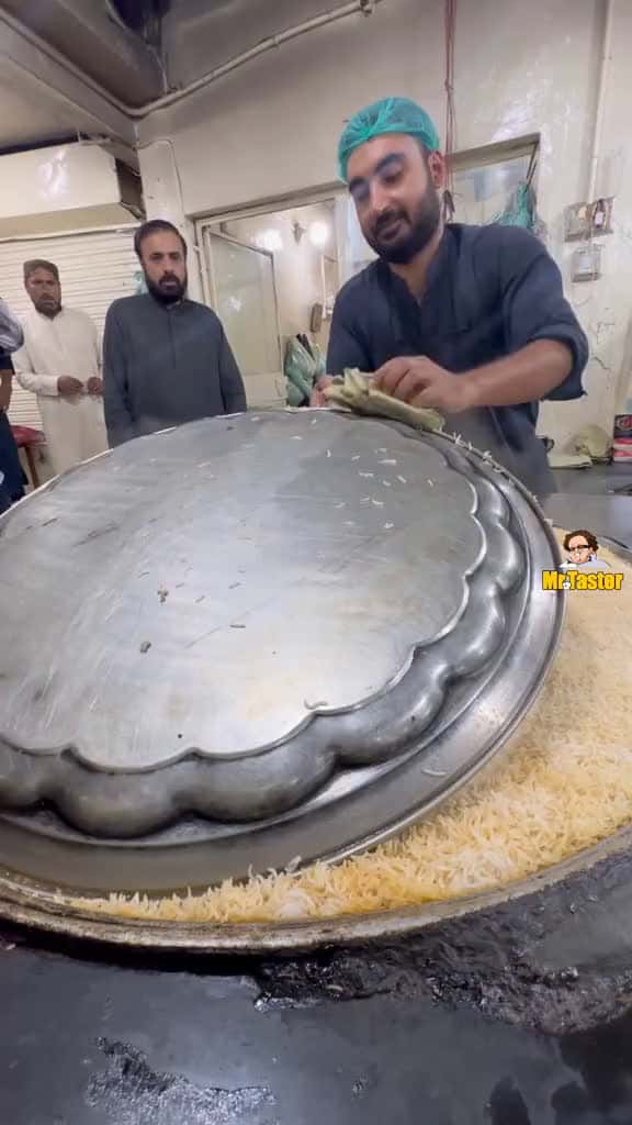 Cover for Kabuli Pulao & Rosh, Extraordinary Dishes at Shah Wali Restaurant in Quetta, Pakistan #food #afghanfood #restaurant #delicious #mrtaster #quetta #Pakistan