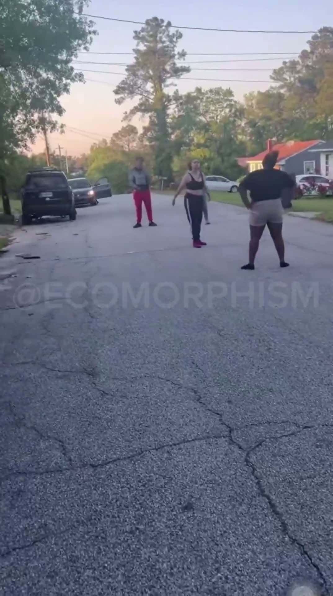 Cover for she whipped that knife out like she been practicing all morning 😭🤣🤣  #fights#fight#streetfight#knife#ghetto#fighting