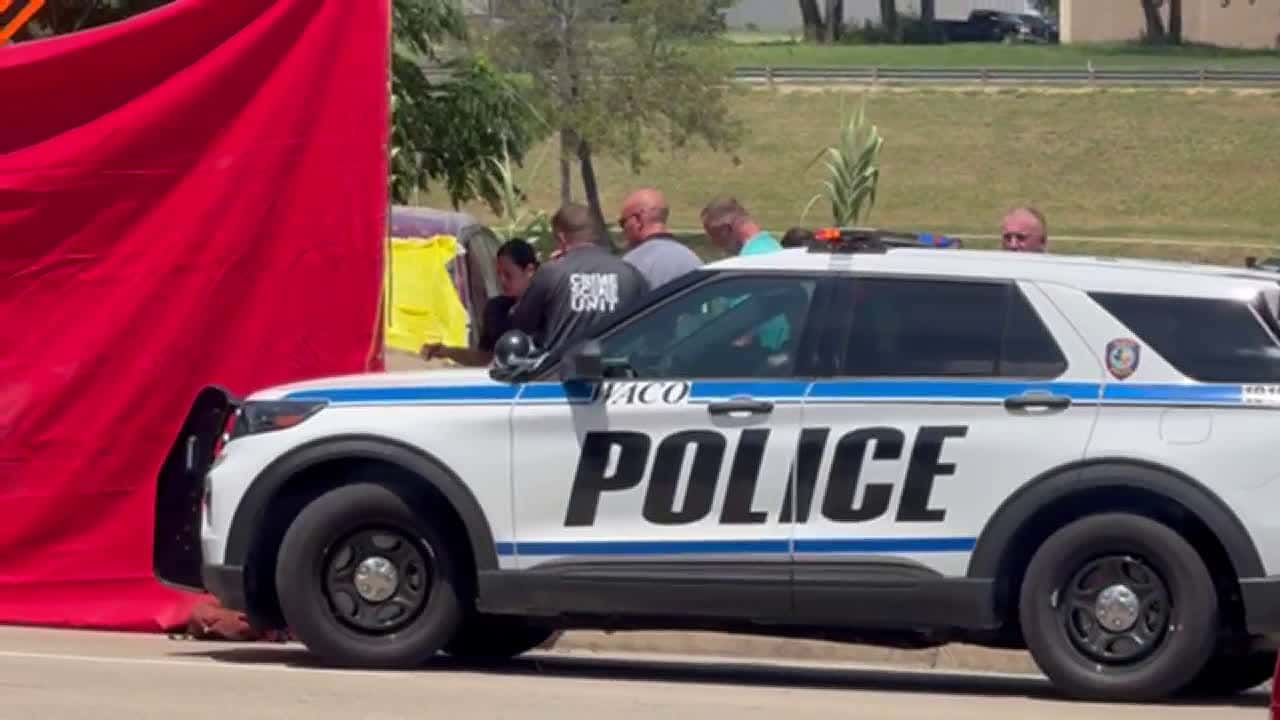 Cover for Waco police, firefighters pull vehicle out of Brazos River