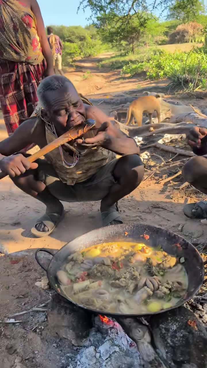 Cover for Wow😲😋‼️This is So delicious traditional food Old bushman makes middle of nowhere #uktiktok #usa🇺🇸 #africanfood #foodlover #hadzabetribe #africa