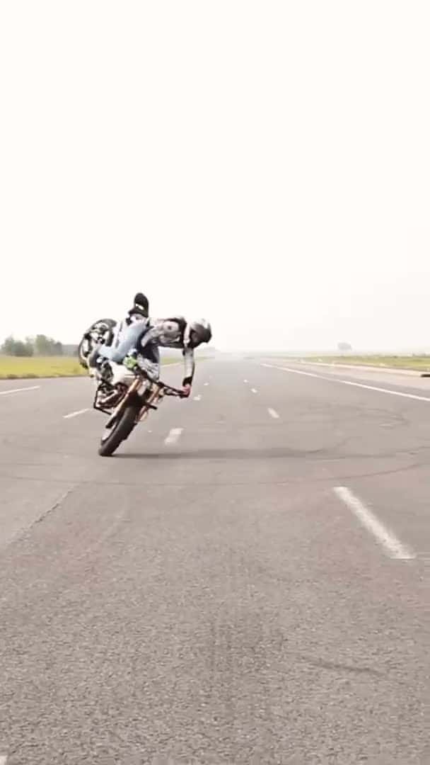 Cover for 2013 vs 2025 😅😅 #stunt #bike #bikergirl #fail #motorcycle #moto #stuntgirl 