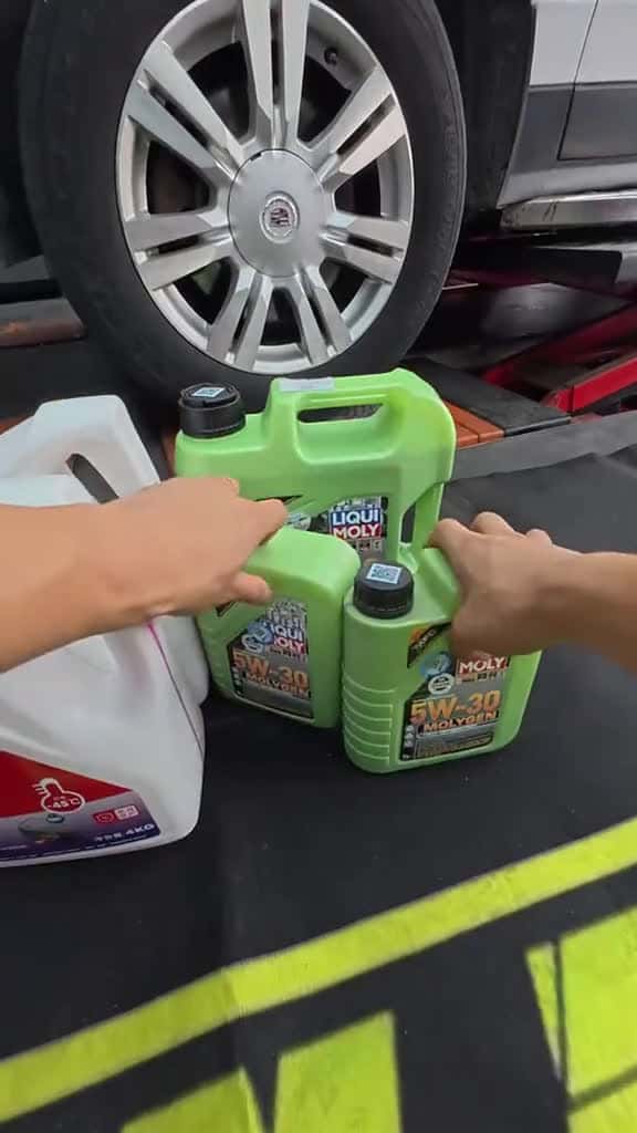 Cover for Cadillac SXR maintenance