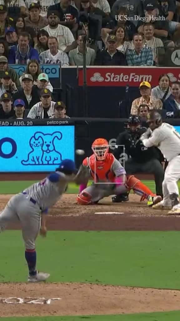 Cover for ELIAS DAZ WALKS IT OFF MLB walkoff win sandiego 18647 #us