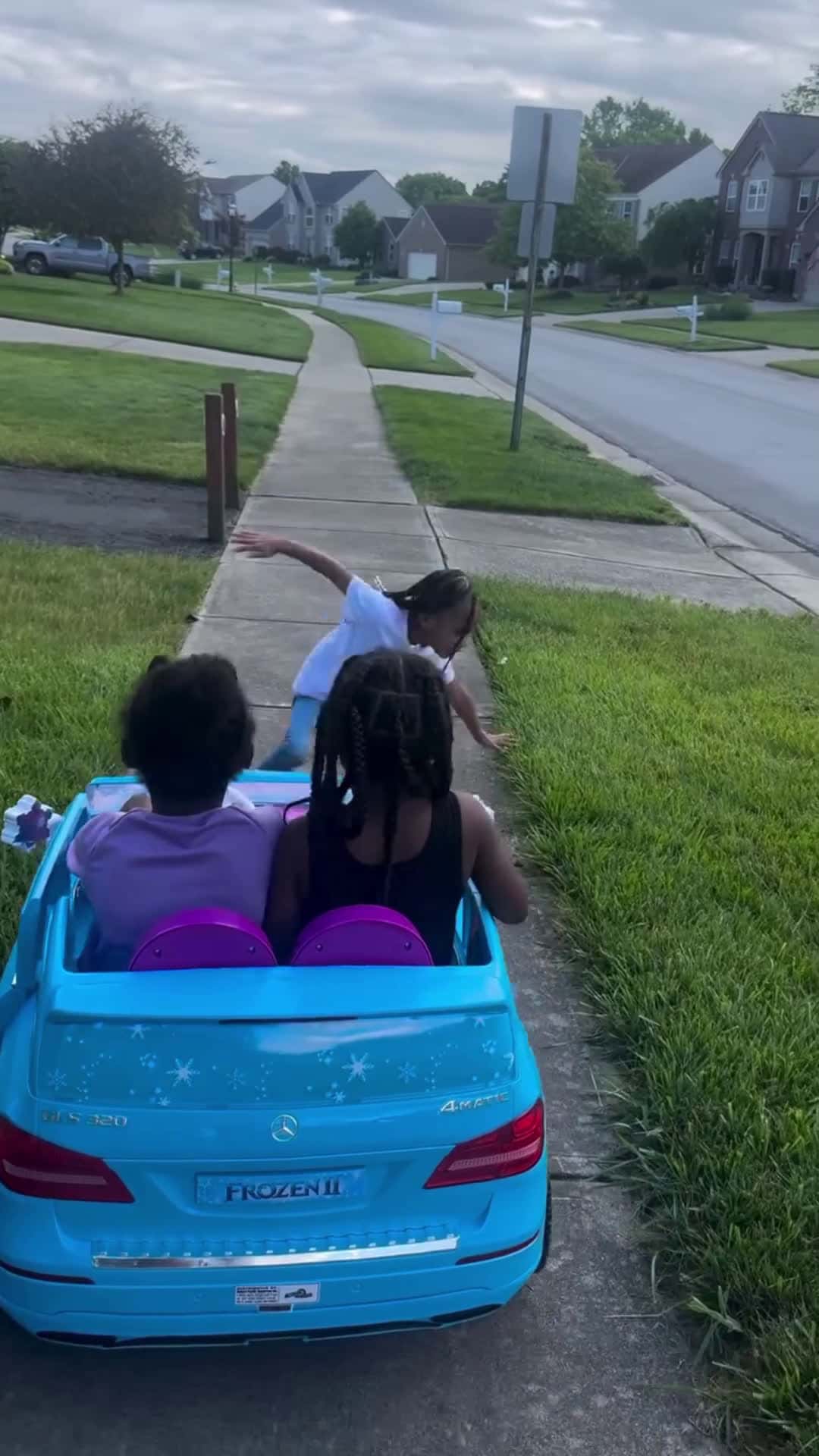 Cover for #CaughtOnCameraIts me actually seeing the wheels turn in her direction for meeeeee 😂🤣🤣🤣🤣🤣🤣🤣😭😭😭😭😭😭
