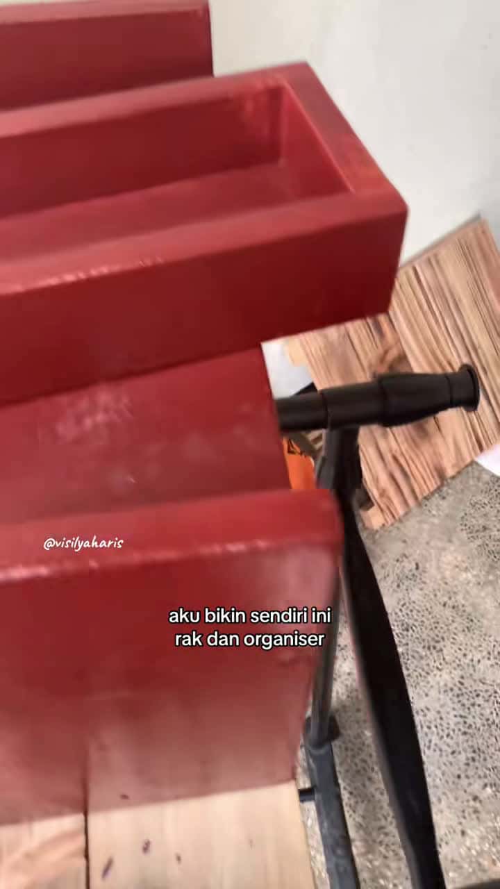Cover for Replying to @fgnamague "Kalo gamau keluar uang lebih, ga boleh males ribet" - Visilya Haris #diy #diyproject #bikinsendiri #rakorganizer #nukangdewe