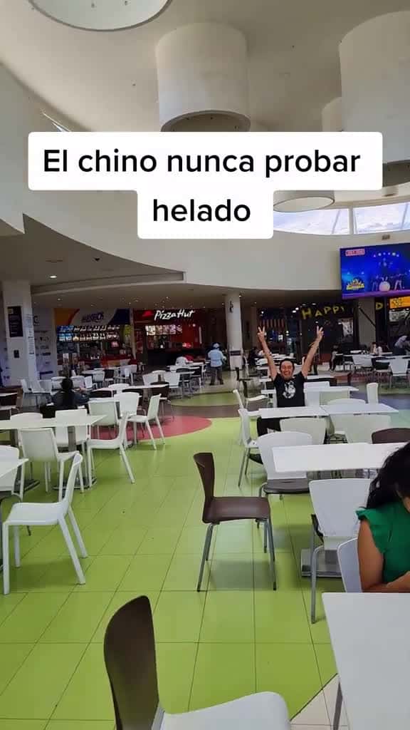 Cover for Sal a comer helados con mi hermano pero mejor hubiera ido solo KoreanBros Hermano 42885 #trendingscoopz
