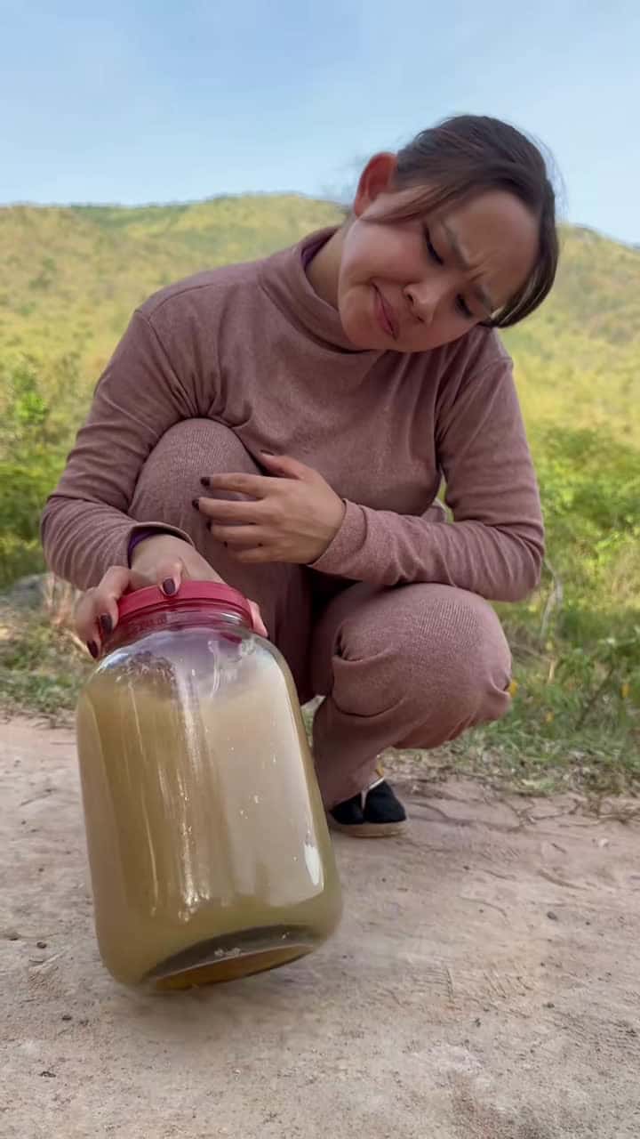Cover for Survival Skills:Easy Skill to Lift and Carry Heavy Jars Effortlessly! #survival #bushcraft