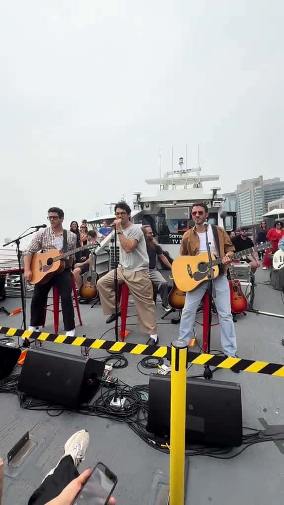Cover for holding on so we dont fall overboard jkjk 🤣  #jonasbrothers #jonasbrothersferry #joejonas #nickjonas #kevinjonas  created by aliciamlv with Jonas Brothers’s Hold On