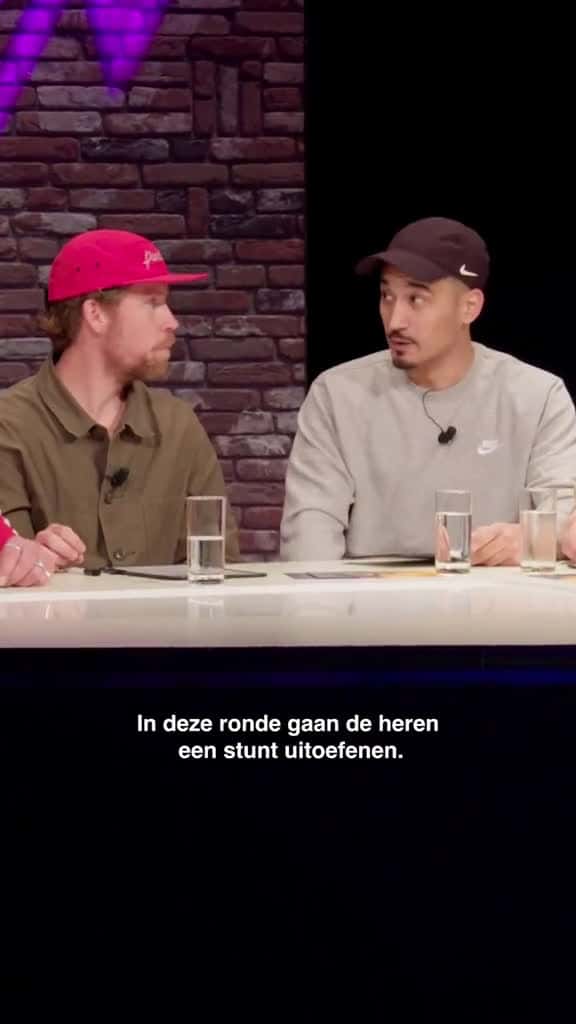 Cover for Wanneer je te erg in je rol zit  Zondag om 1600 een nieuwe Wie is Deze 71681 #trending