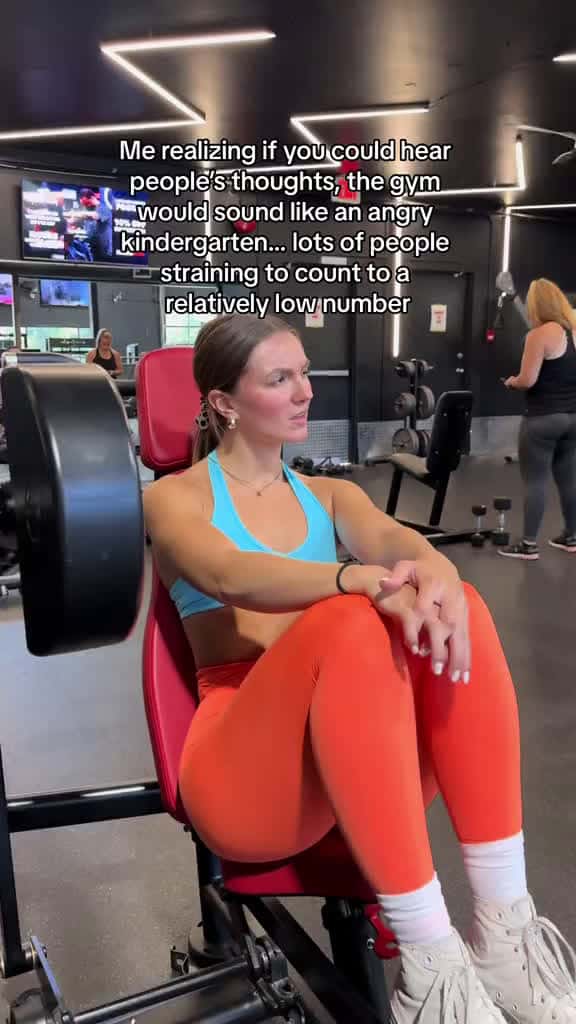 Cover for and getting mad at others for not sharing 😫😭 #funny #gym #gymlife #gymgirl #girlswholift #fitness #gymlover  . @Legion Athletics 20% off w/ code Gymoholicz 🎁  . @Paragon Fitwear 10% off w/ code TIANNA 🎁  . Fitness programs available, money back guaranteed & mobile app included 🎁