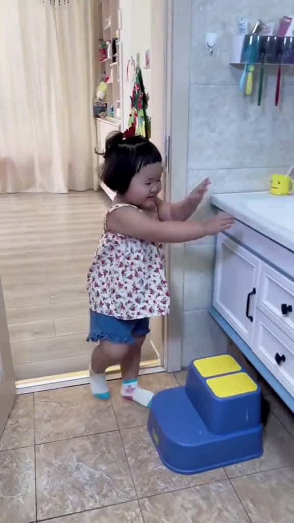 Cover for HpRadicalReuse foryou tiktok PlutoTVlsFree goodthing tiktokmadebuyit useful foryo 45755 #trendingscoopz