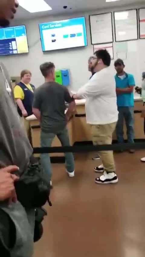 Cover for Argument In Walmart Gone Wrong😳