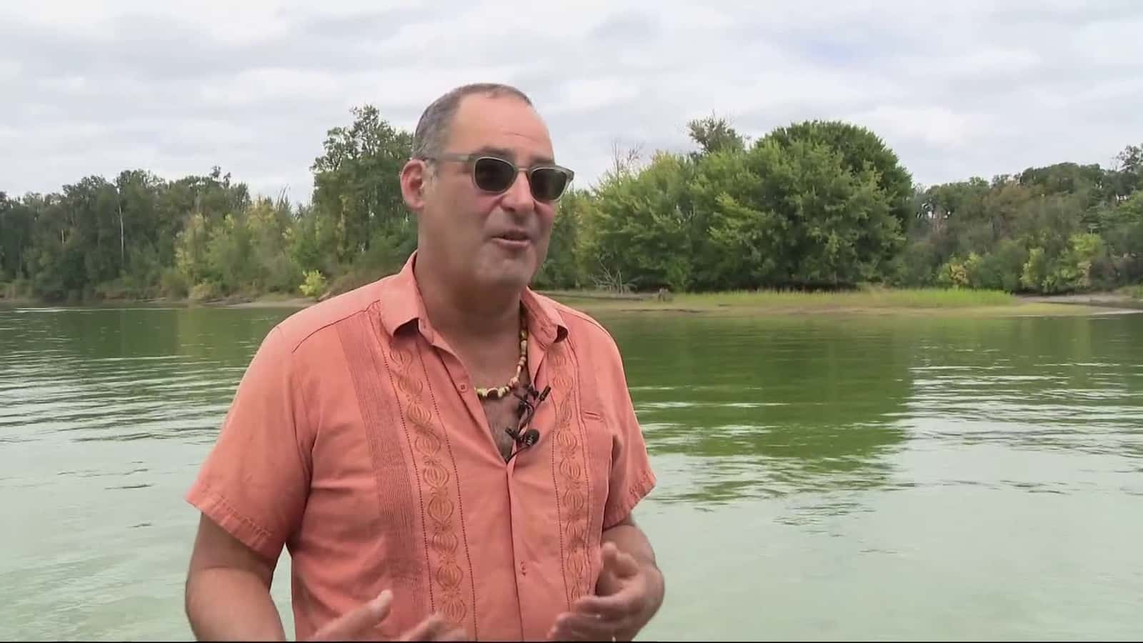 Cover for Oregon warns of algae bloom in Ross Island Lagoon